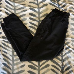 Fabletics On-Call Scrub Jogger Pants